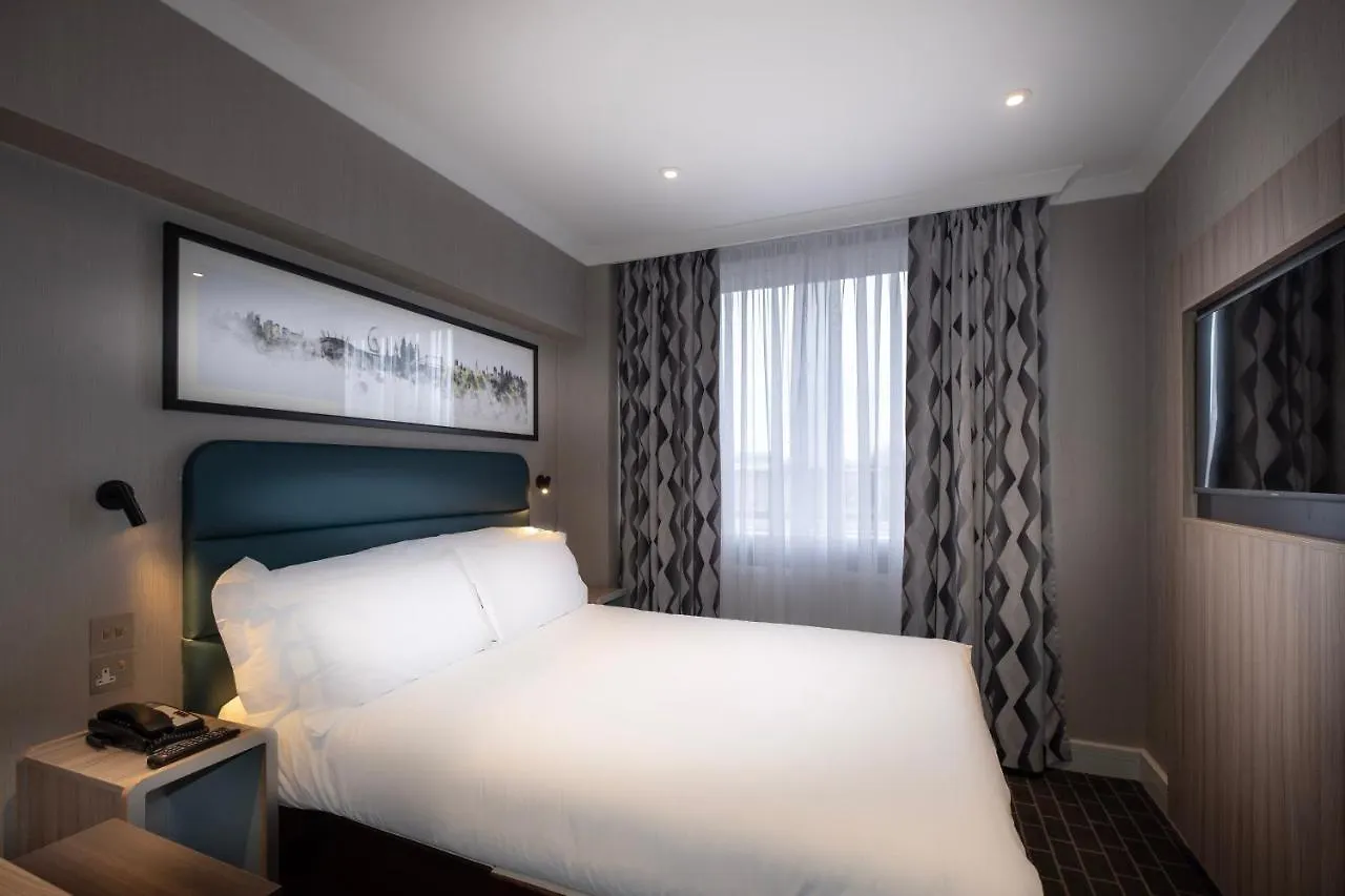 Where to Stay in Camden: 4 Best Resort-Style Hotels