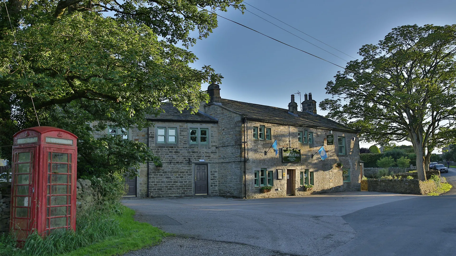 4 Smart Central Hotels Near Glenrhydding Gallery Worth Booking