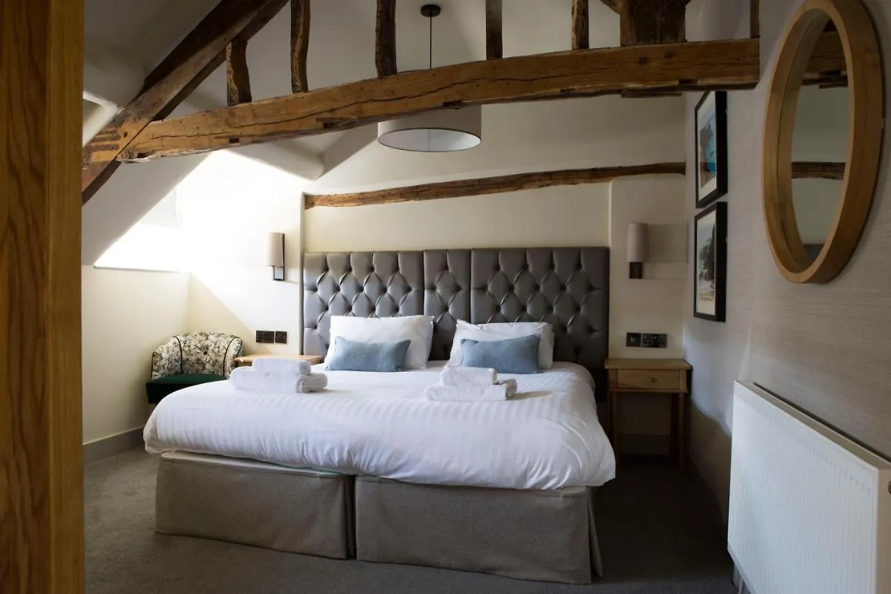 4 Family Hotels Near Tal-y-Llyn Lake Worth Booking